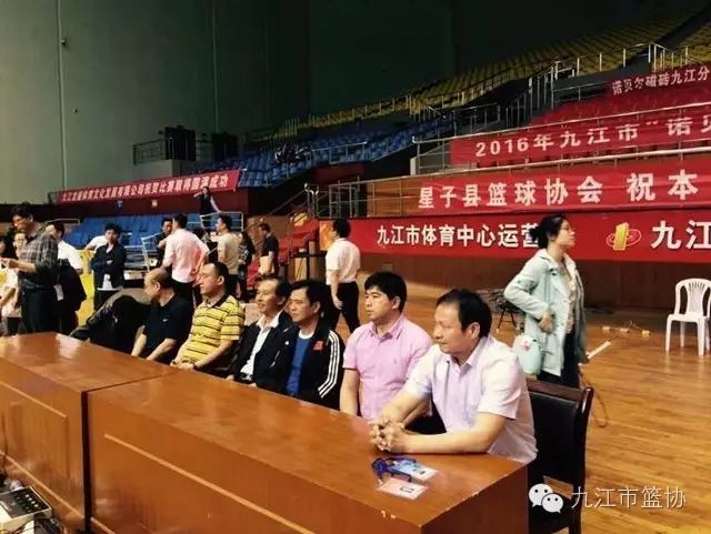 篮球冠军叫什么名字_篮球队冠军喜报_彭泽篮球队谁拿冠军了呀